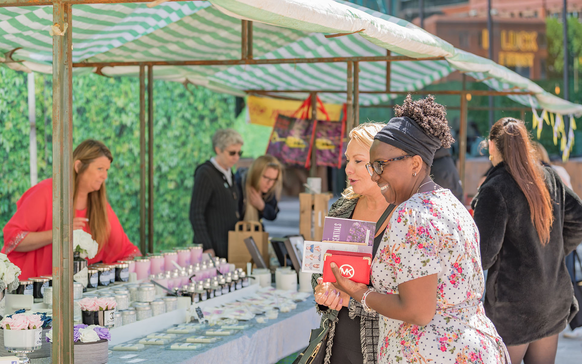 Wellington Place - Street Food and Stalls. MEPC managed asset.